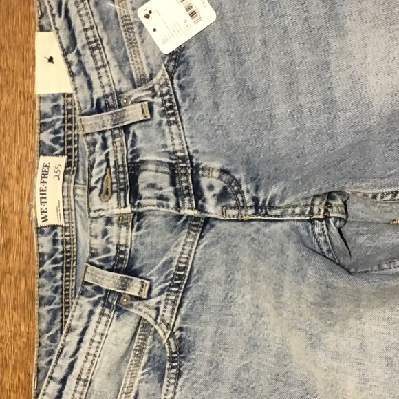 We The Free / Free People Shelby Low-Rise Boyfriend Jeans size 24 - Picture 6 of 7